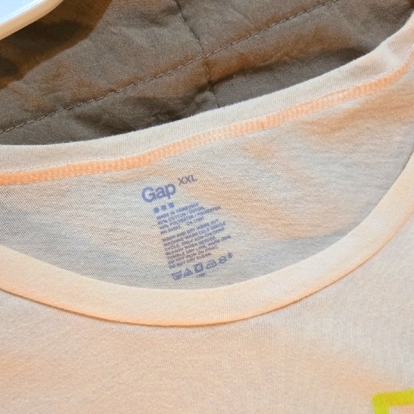 GAP Peach Tee with Green Graphic Tee - Picture 3 of 4